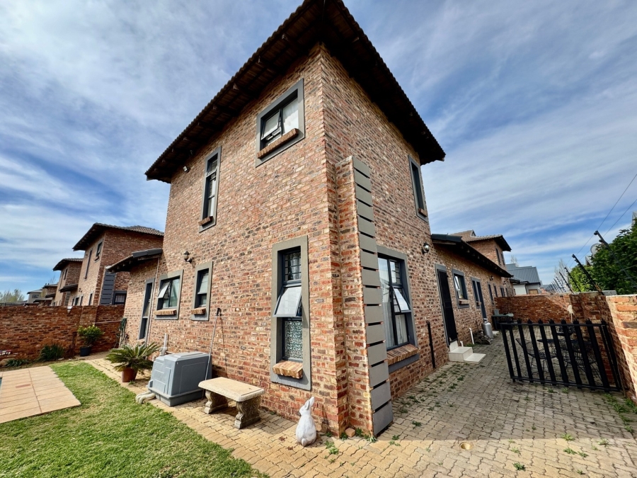 3 Bedroom Property for Sale in Lifestyle Estate North West